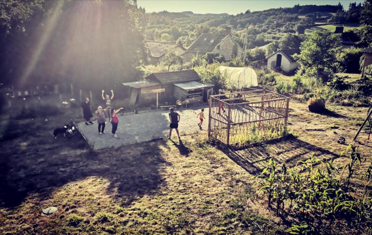 Caradjango , Caravane Chauffee Et Climatisee * Lupersat